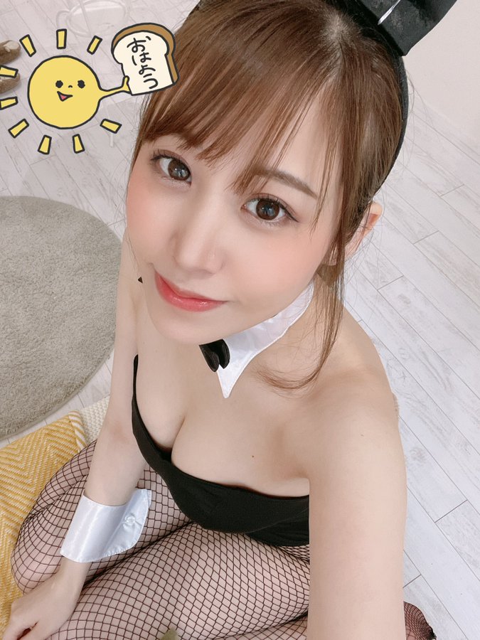 自拍高手!E罩杯气质美女“䌷莉绪”曾当过偶像兼声优、推特美照多到看不完!