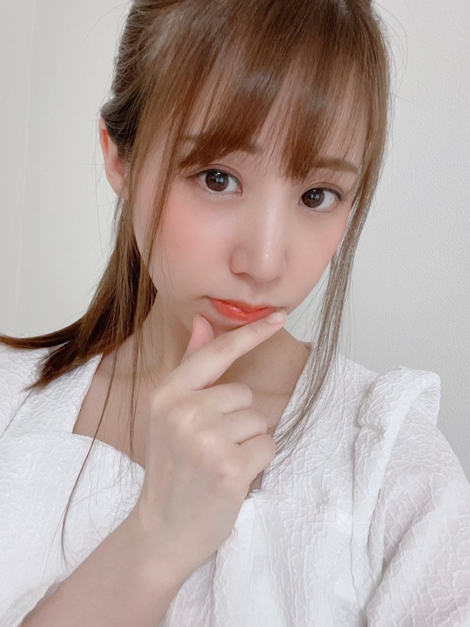 自拍高手!E罩杯气质美女“䌷莉绪”曾当过偶像兼声优、推特美照多到看不完!