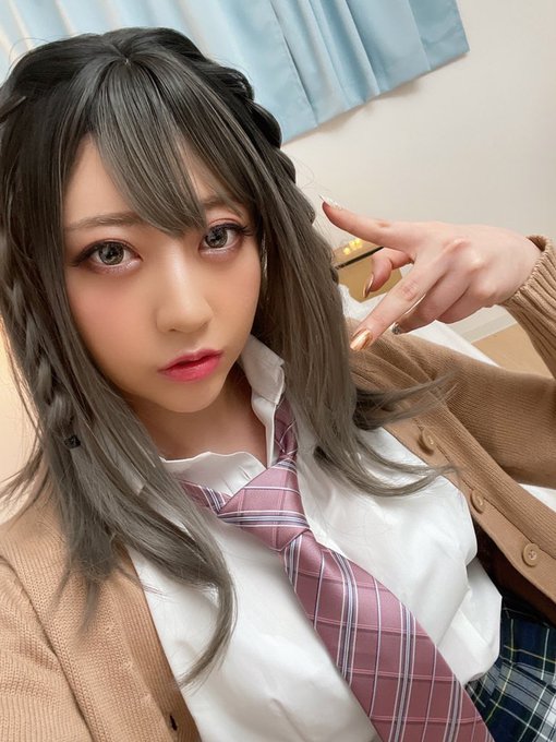 夏日大变身!F罩杯清新美少女“夏目响”转型小麦肌辣妹造型大受好评!
