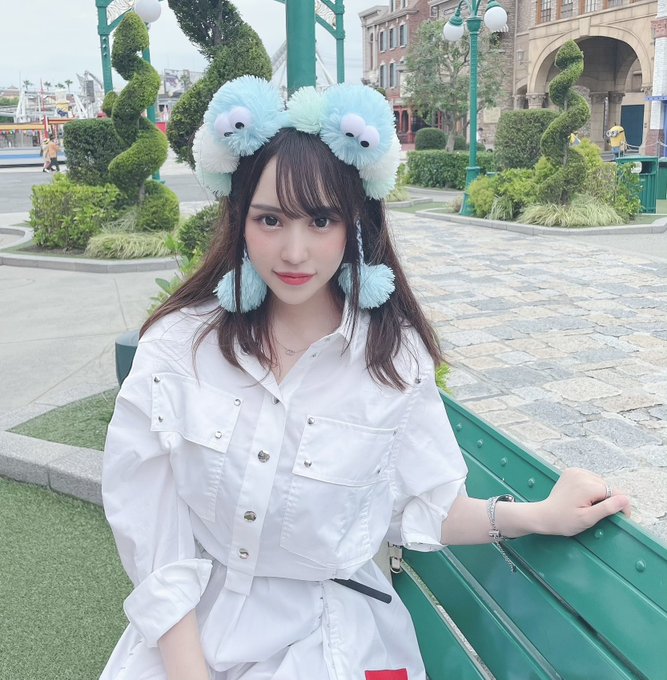 前偶像出道！ E罩杯白皙小只马美少女“时田萌萌”先出大尺写真集、旋即出道！
