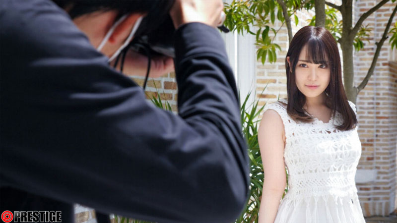 前偶像出道！ E罩杯白皙小只马美少女“时田萌萌”先出大尺写真集、旋即出道！