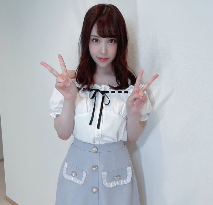 前偶像出道！ E罩杯白皙小只马美少女“时田萌萌”先出大尺写真集、旋即出道！