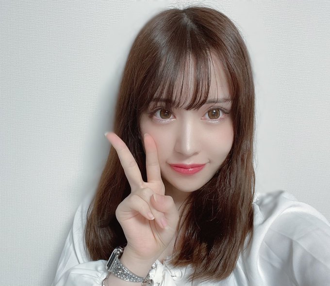 前偶像出道！ E罩杯白皙小只马美少女“时田萌萌”先出大尺写真集、旋即出道！