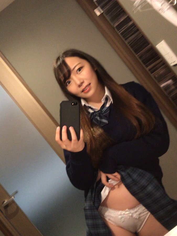 尺度边缘！155公分G罩杯巨乳小只马“天音恋爱”7月AV出道、推特福利几近全裸！