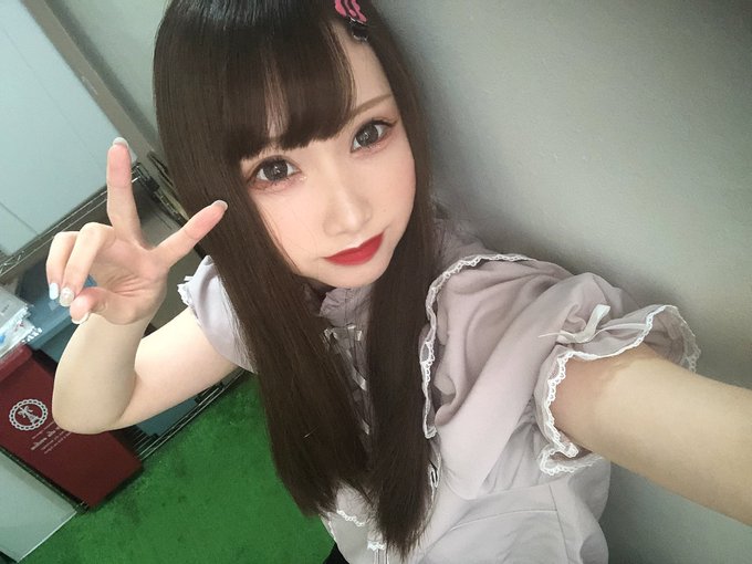 隐藏版素人！E罩杯黑长直美少女“椎名穗香”偶尔拍片最常出没在SOD酒吧和乐园！