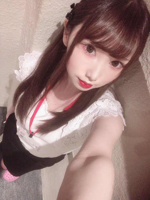 隐藏版素人！E罩杯黑长直美少女“椎名穗香”偶尔拍片最常出没在SOD酒吧和乐园！