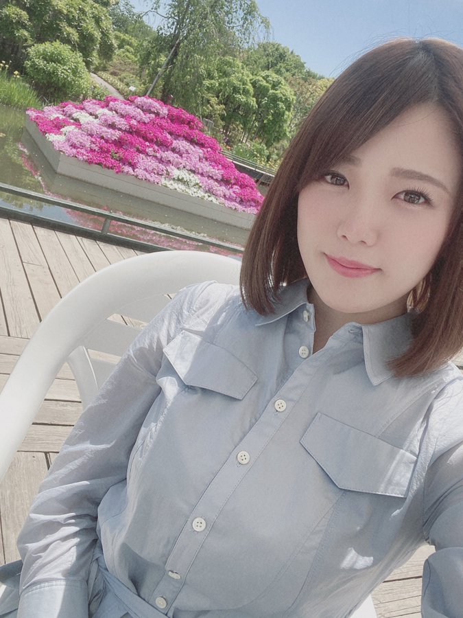 上万追踪!界令和第一位J罩杯神乳“佐知子”开玩抖音!