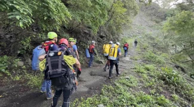 台湾一溯溪团遇大雨受困 目前5获救2死3失踪