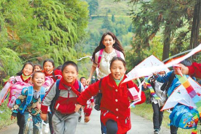林志玲10年捐助5600万 在山区盖20所希望小学