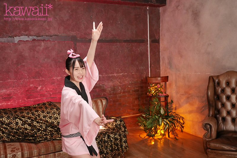 清纯甜美!E罩杯娇嫩女大生“绀野美衣奈”出道想体验真正的绝顶!