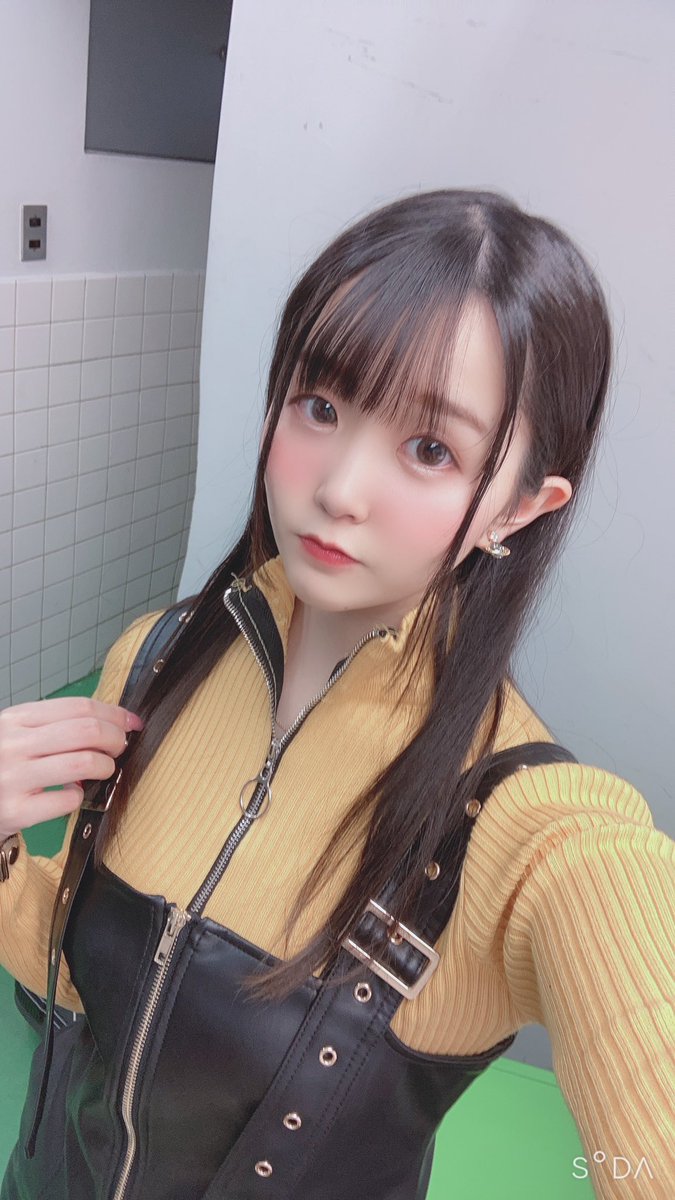 清纯甜美!E罩杯娇嫩女大生“绀野美衣奈”出道想体验真正的绝顶!