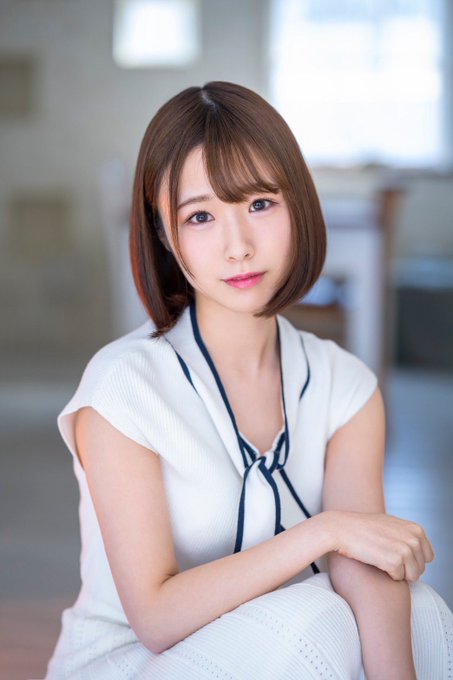 多益800分!雪嫩高学历女大生“真白美生”因疫情寂寞难耐出道!