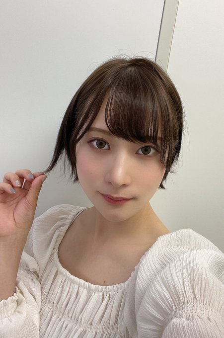 隐藏版素人新人!雪白微乳美女“廿楽真理”身兼看护师出道!
