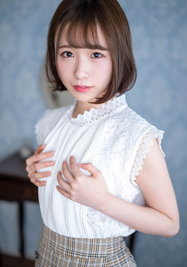 多益800分!雪嫩高学历女大生“真白美生”因疫情寂寞难耐出道!