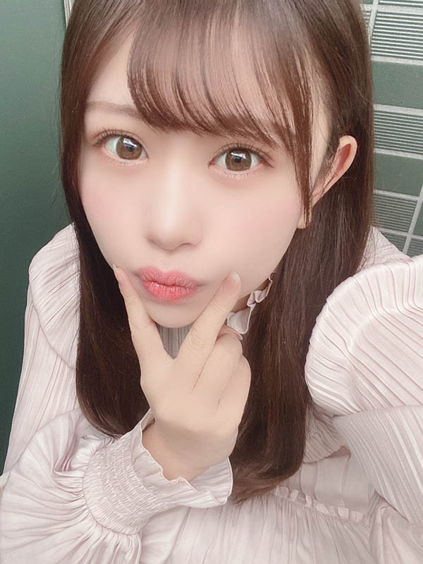 羊入虎口！想当偶像的纯情大四女学生“小松瑠衣”进入SOD实习发片！