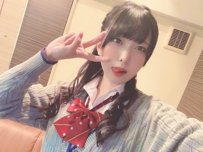 为筹搬家费用下海?! 23岁长腿贫乳美少女“日泉舞香”!