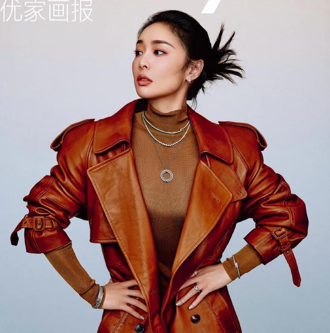 “大嫂”高叶最新杂志大片御姐范儿足 秀劲瘦腰肢