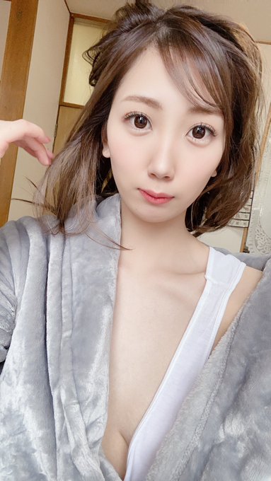 黄金美脚! F罩杯前赛车皇后“北乃优奈”不甘于人妻、出道!
