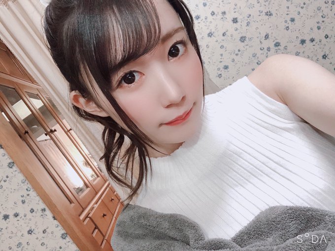 能姐能妹! 美少女大学生新人“琴石梦琉”可爱水手服、娇滴滴女仆装亮相!