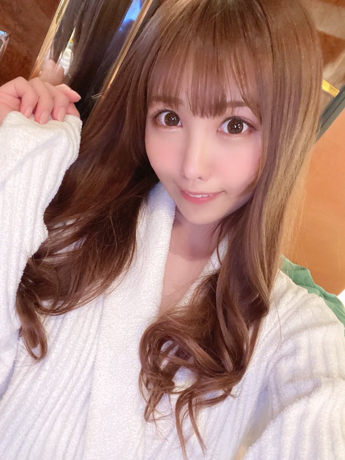 泳装比赛后冠! F罩杯巨乳美少女“朝日奈华莲”出道大秀冠军级身材!
