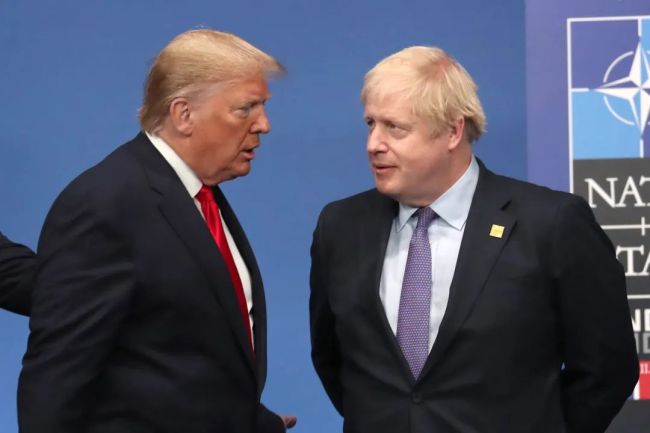 英前首相约翰逊见特朗普 二人共进晚餐并讨论乌克兰问题
