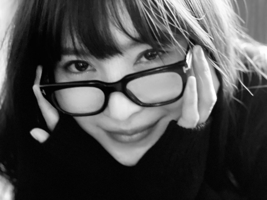 活动再开! 性感腰窝女神「小野夕子」本月登上周刊献身火辣写真!