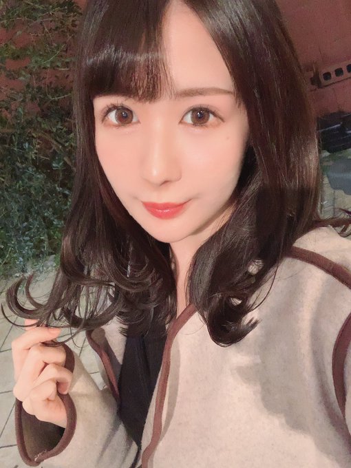 清纯甜美！ 24岁制服美少女「杏羽花莲」能演人妻也能演学生妹！