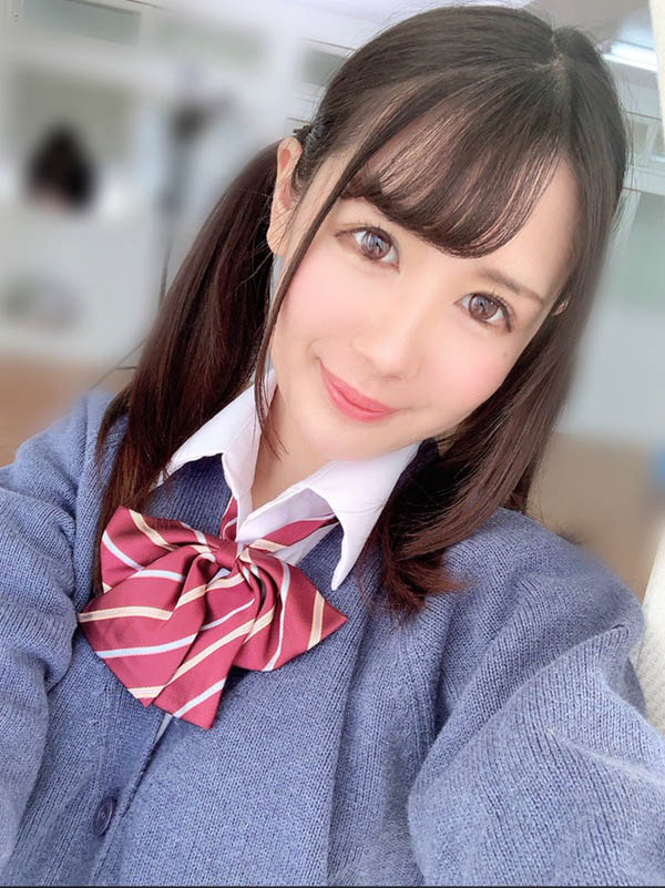 清纯甜美！ 24岁制服美少女「杏羽花莲」能演人妻也能演学生妹！