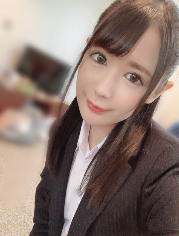 清纯甜美！ 24岁制服美少女「杏羽花莲」能演人妻也能演学生妹！