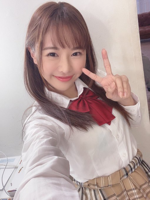 人气飙升! 阳光笑容美少女「栗山莉绪」出道2个月SNS坐拥5万粉丝!