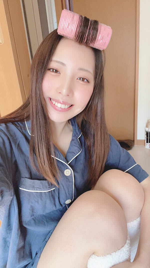 和服老店千金! C罩杯白净美少女「白桃花」出道自曝:高二就决定好了。