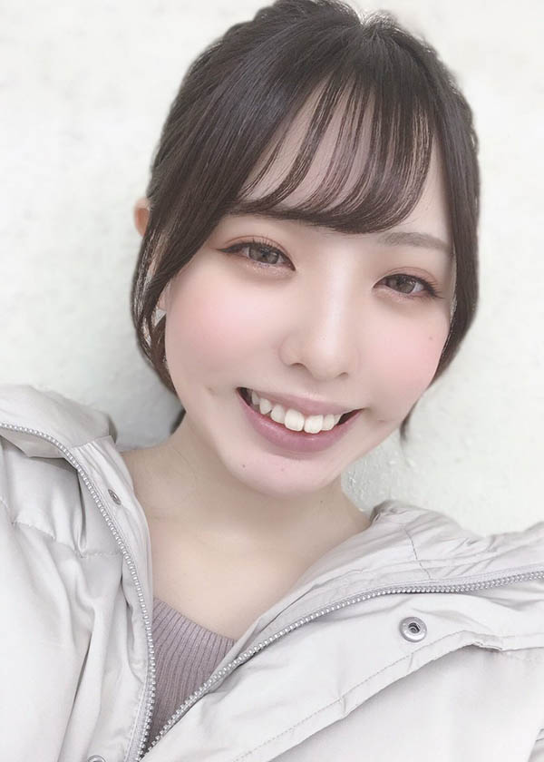 和服老店千金! C罩杯白净美少女「白桃花」出道自曝:高二就决定好了。