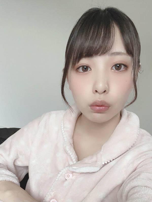 和服老店千金! C罩杯白净美少女「白桃花」出道自曝:高二就决定好了。