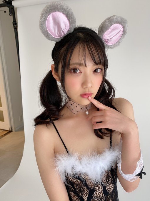 告别鼠年! 青春美少女新人「二叶绘麻」扮成性感小老鼠献上酥胸挥别2020!
