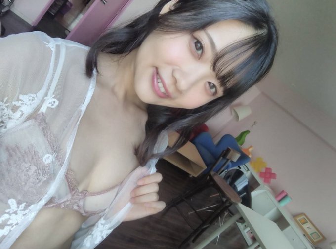 告别鼠年! 青春美少女新人「二叶绘麻」扮成性感小老鼠献上酥胸挥别2020!