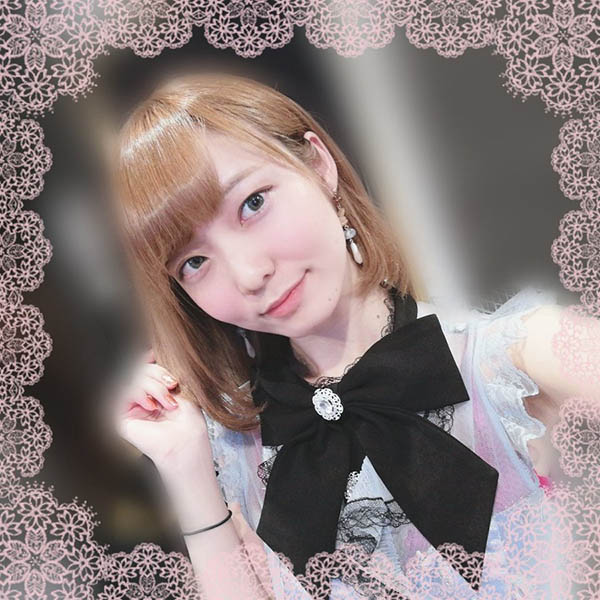 娇小可爱! 小只马美少女新人「雨宫萌奈」公开体重秘密,粉丝傻问:是体温吗?