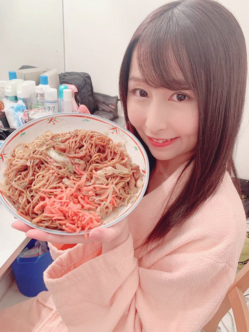 酥麻甜美声线！ D罩杯美女主播「成田紬」出道！