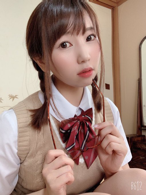 迷人泪痣魅力喷发! E罩杯魅惑美女「爱花道琉」自曝近期拍片无法正视亲弟弟!