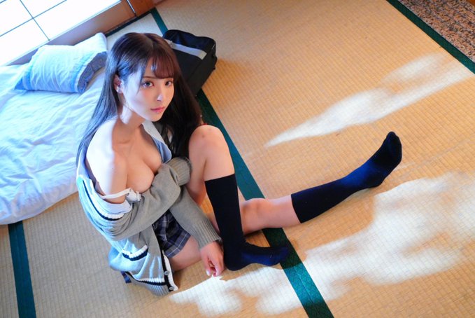 可爱mix性感! F罩杯大胃女王「桃乃木香奈」担任内衣MD美照连发狂吸上千赞!