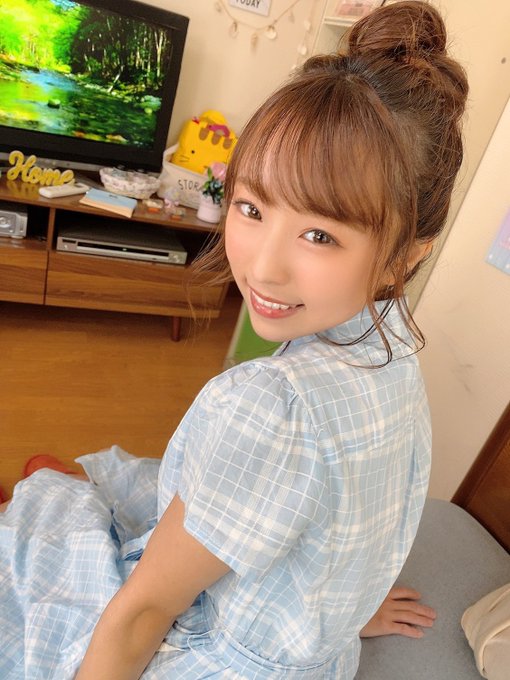 仅用双手遮胸! G罩杯巨乳美少女「天音真比奈」推特福利照饱满形状大解放!