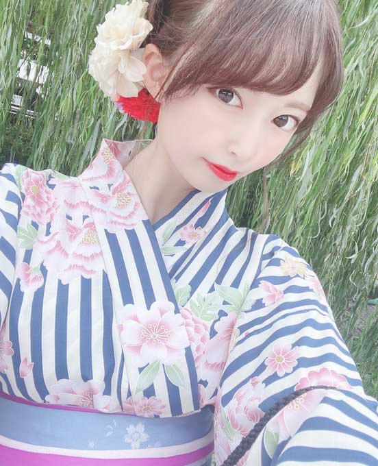 苗条纤细！ D罩杯美乳女大生「潮美舞」出道！