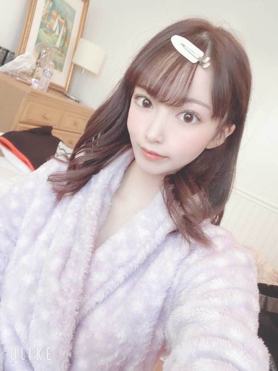 苗条纤细！ D罩杯美乳女大生「潮美舞」出道！