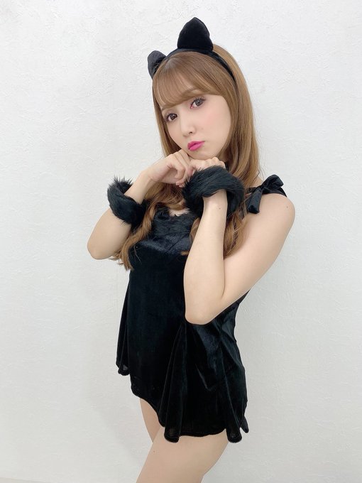 唱名亲签! 性感成人偶像「友田彩也香」将举办线上签名会!