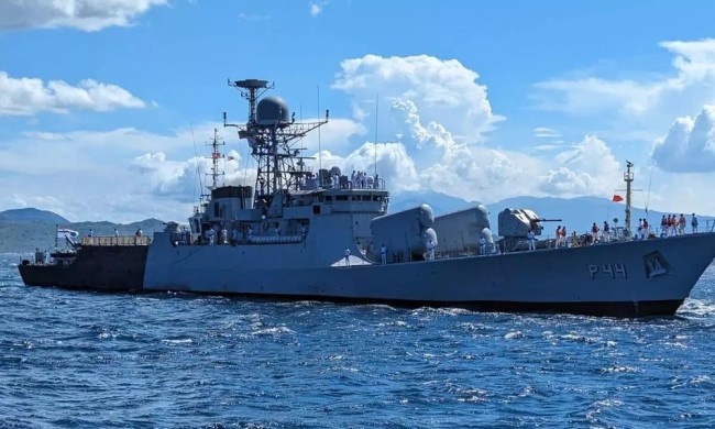 印度送给越南一艘 32年舰龄护卫舰