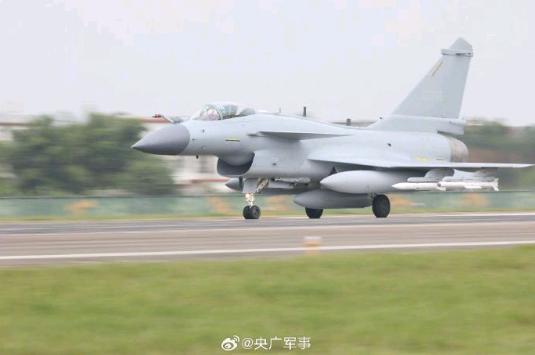 全向围岛进逼，这个“名场面”再现！