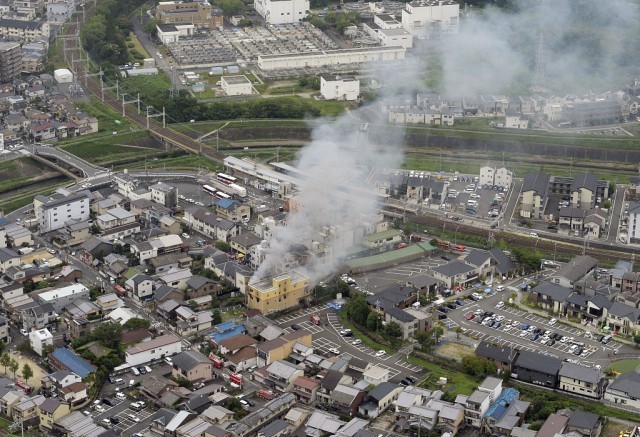 日本京阿尼纵火案开庭 青叶真司承认杀害36人