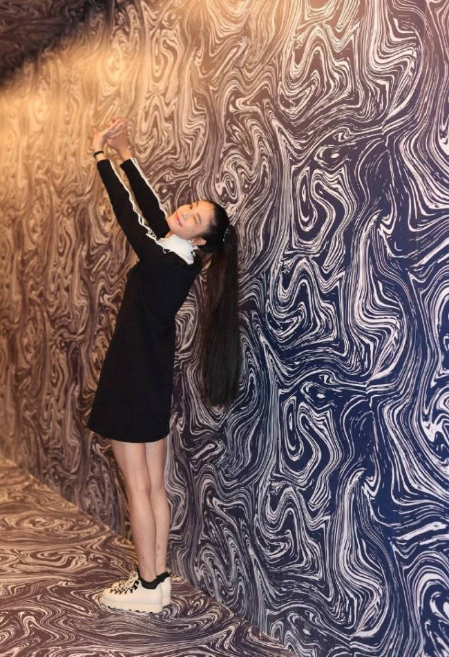 模特王艺疑发文称单敬尧劈腿:兔子偷吃窝边草