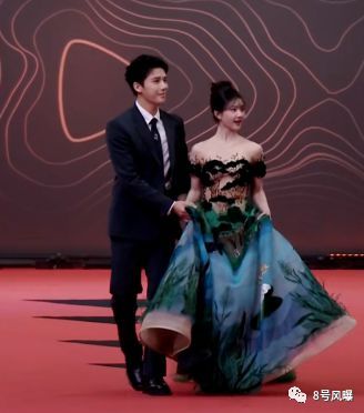 撞衫、炒CP、打瞌睡—明星修罗场真精彩！
