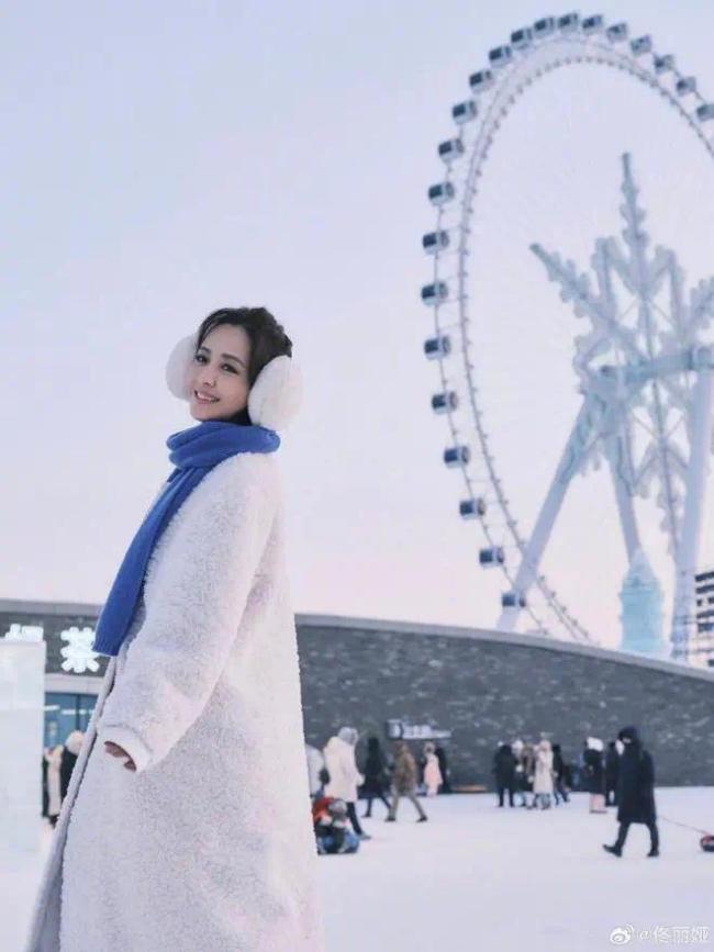 佟丽娅分享雪景美照 笑容甜美宛如梦中情人