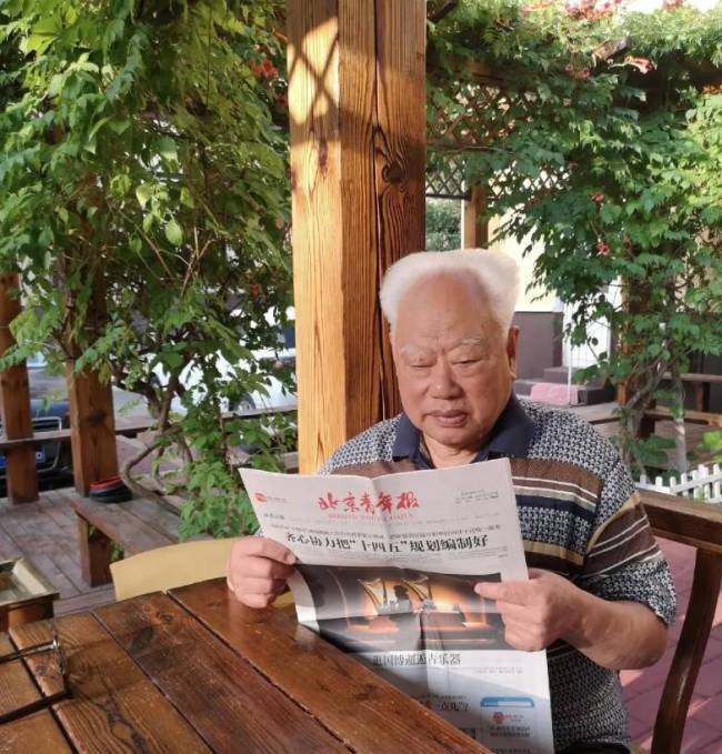 郑渊洁父亲郑洪升去世 曾患癌做手术长达九小时